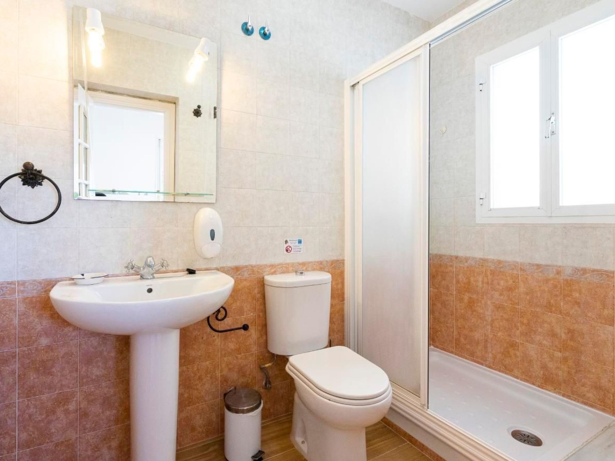 "Sevilla" mit Gemeinschaftspool in einem andalusischen "Cortijo" in Chilches - Binnen