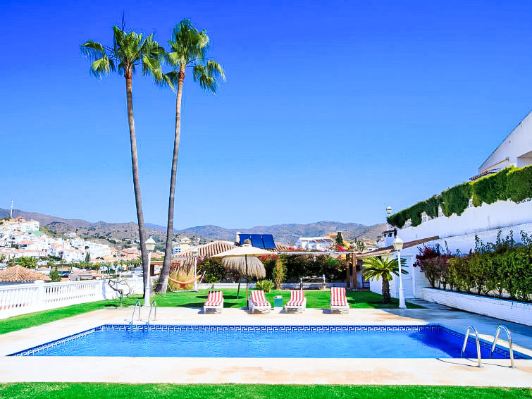 Search and Stay destination Rincón de la Victoria, AN - Spain from AU$ 595. Villa Tulipán
