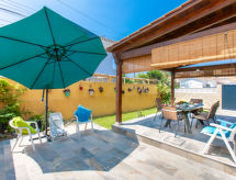 Strandhuis Rincón de la Victoria: Zeezicht op 10 meter met patio & BBQ - thumbnail 1