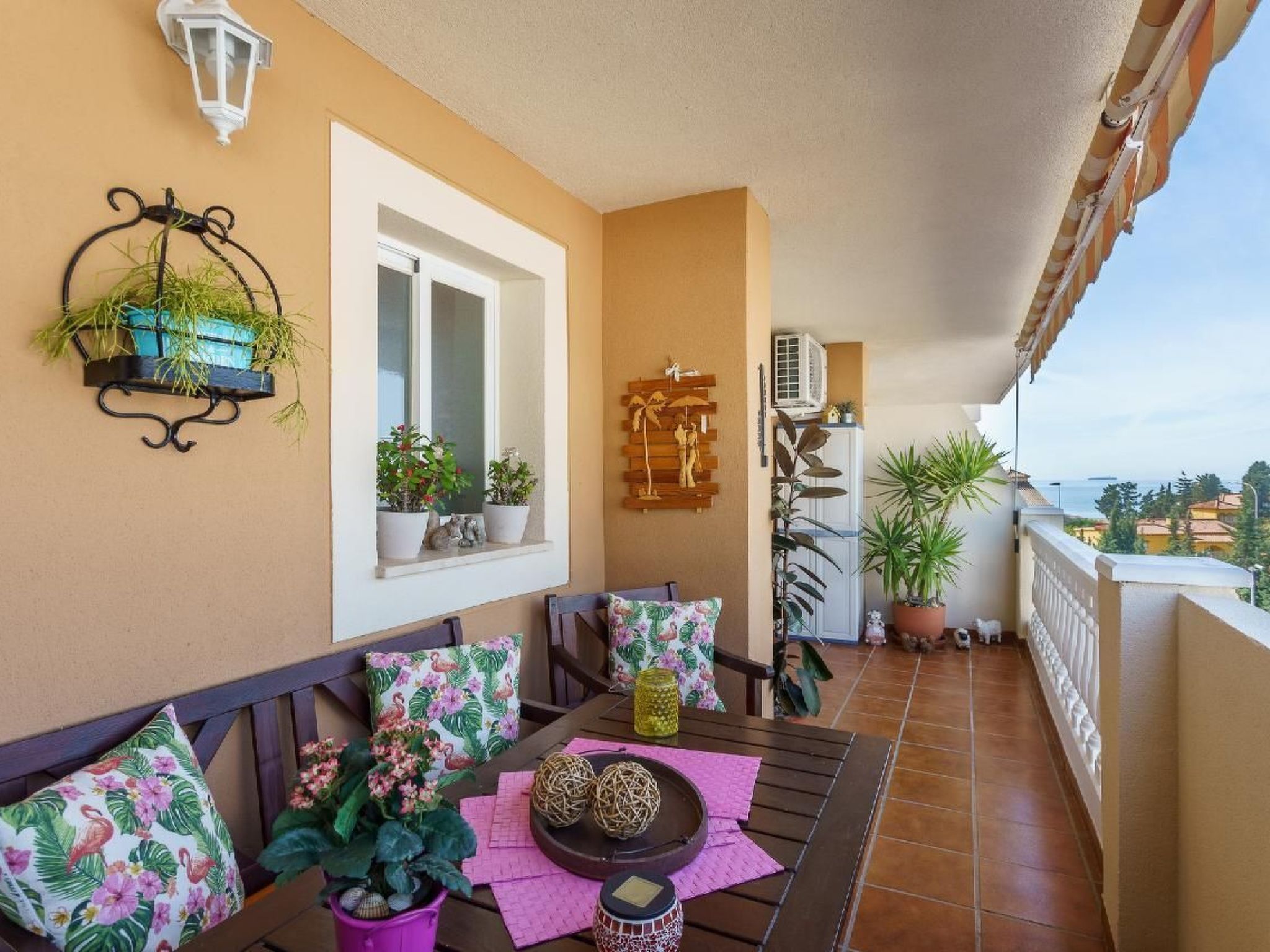 In Strandnähe-Inside