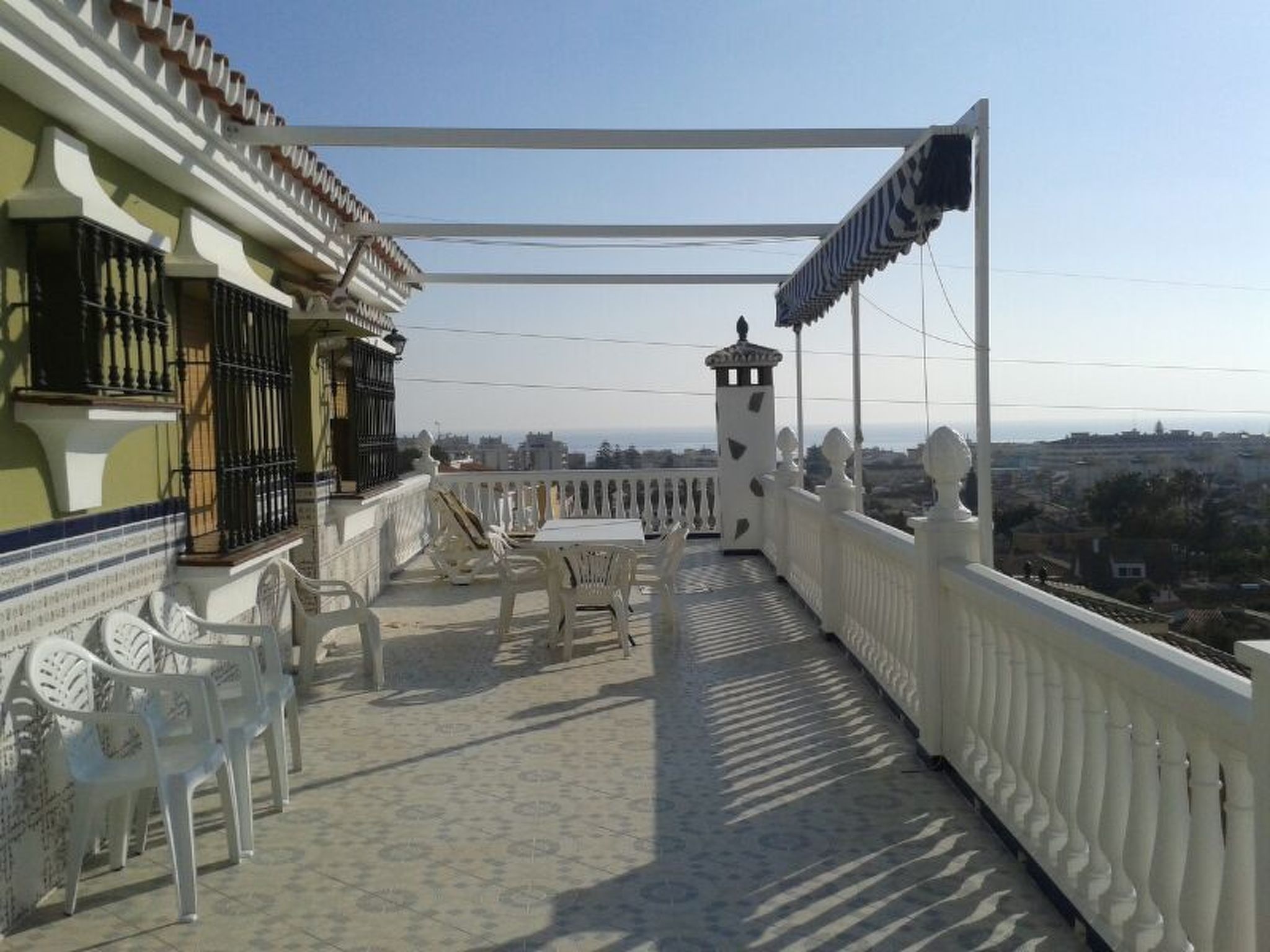 Für 8 Personen ca. 120 m&sup2; in Rincón De La Victoria, Andalucía (Costa del S-Buiten