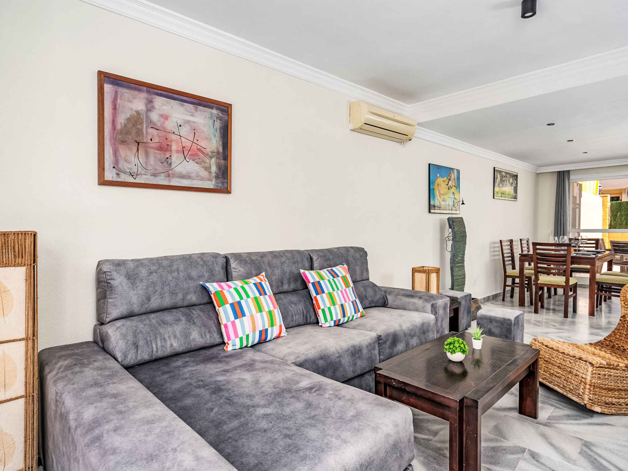 Buganvillas-Inside