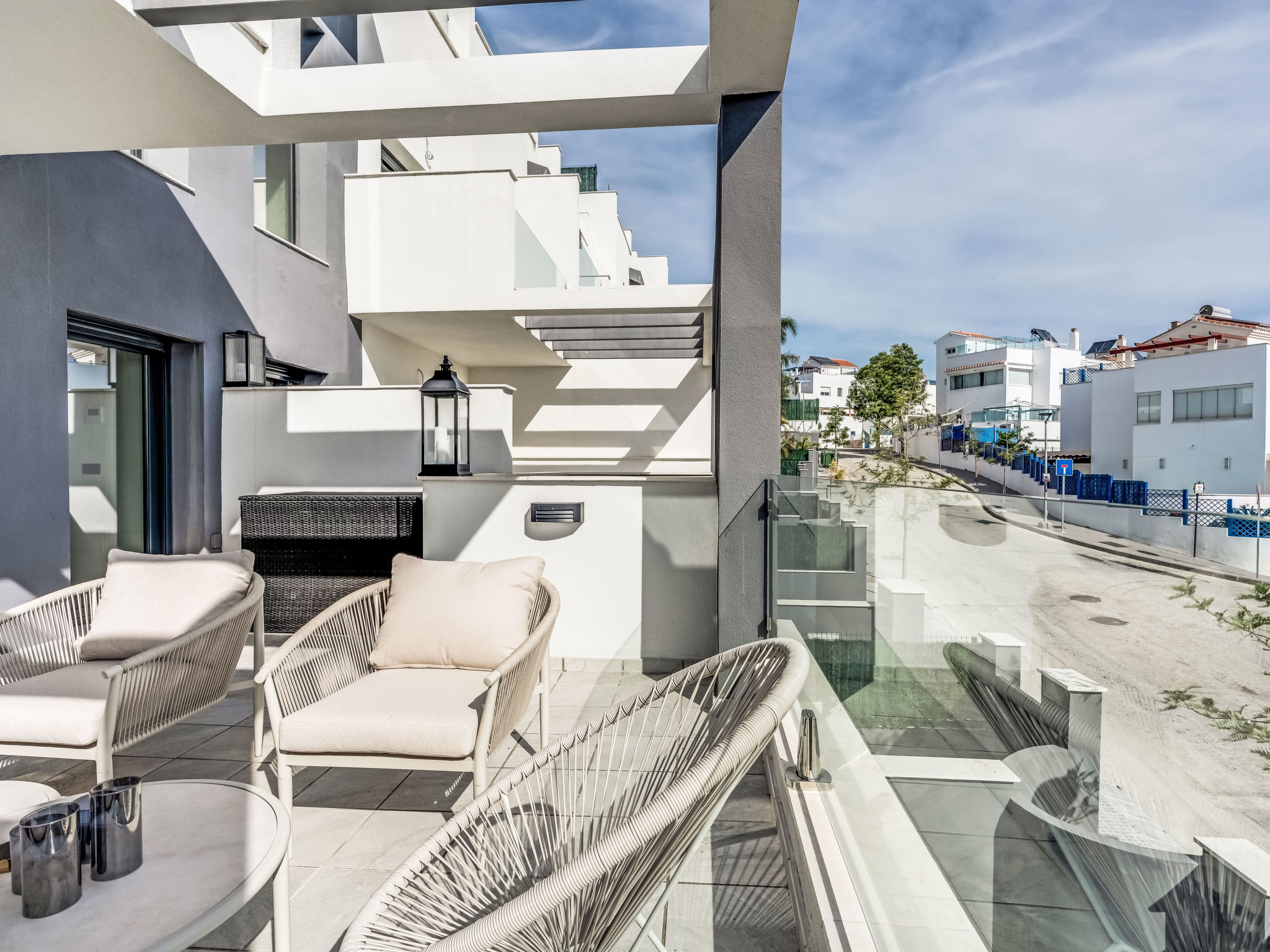 Brand New Luxury Towne House - Buiten