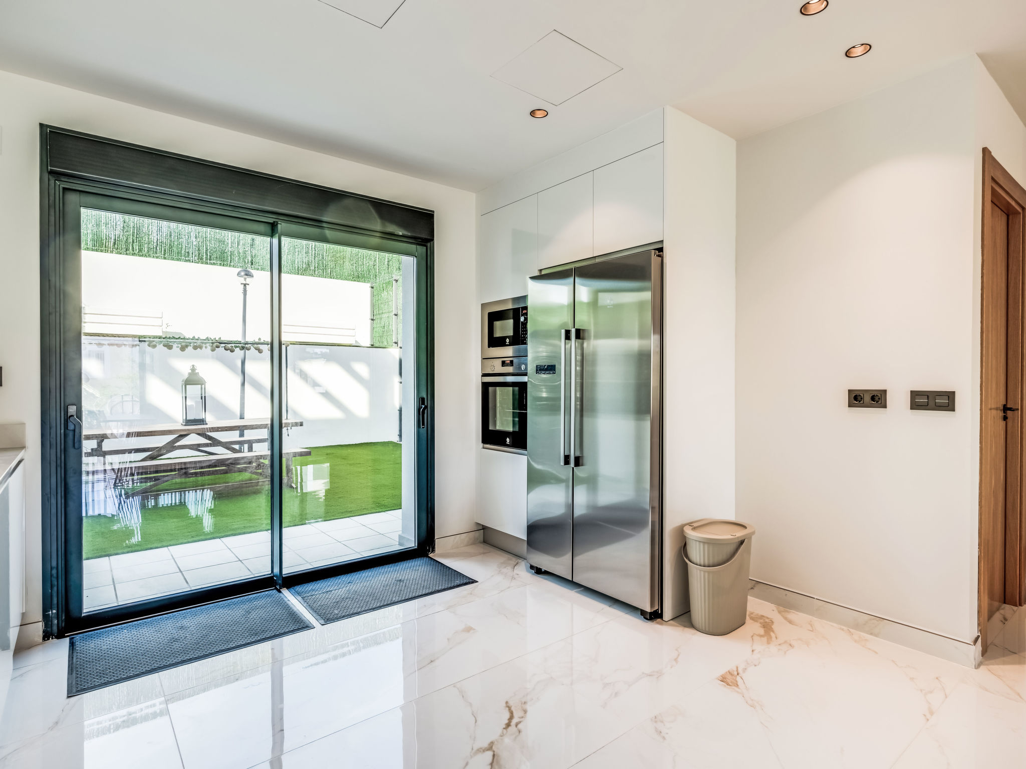 Brand New Luxury Towne House - Binnen