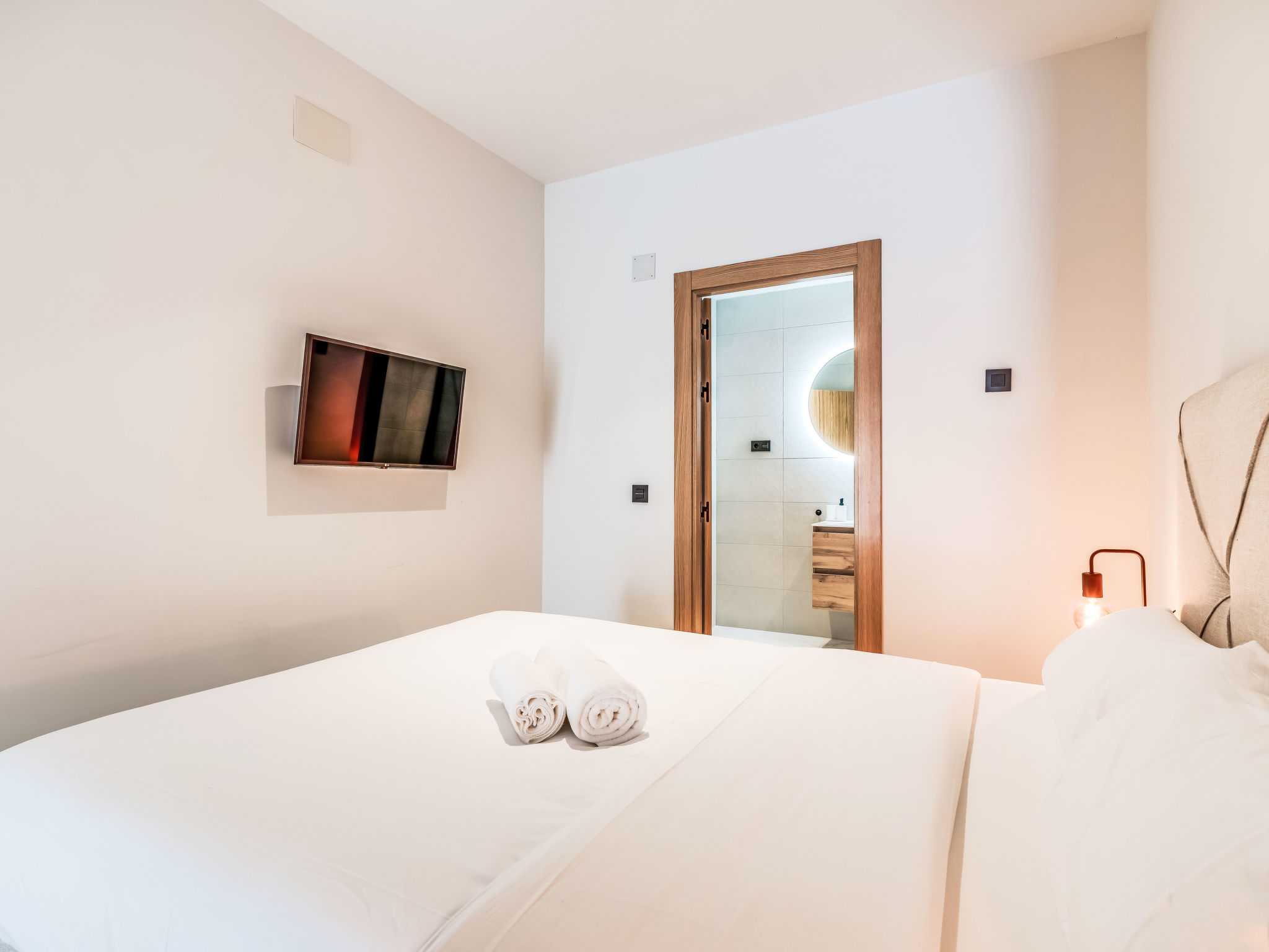 Brand New Luxury Towne House - Binnen