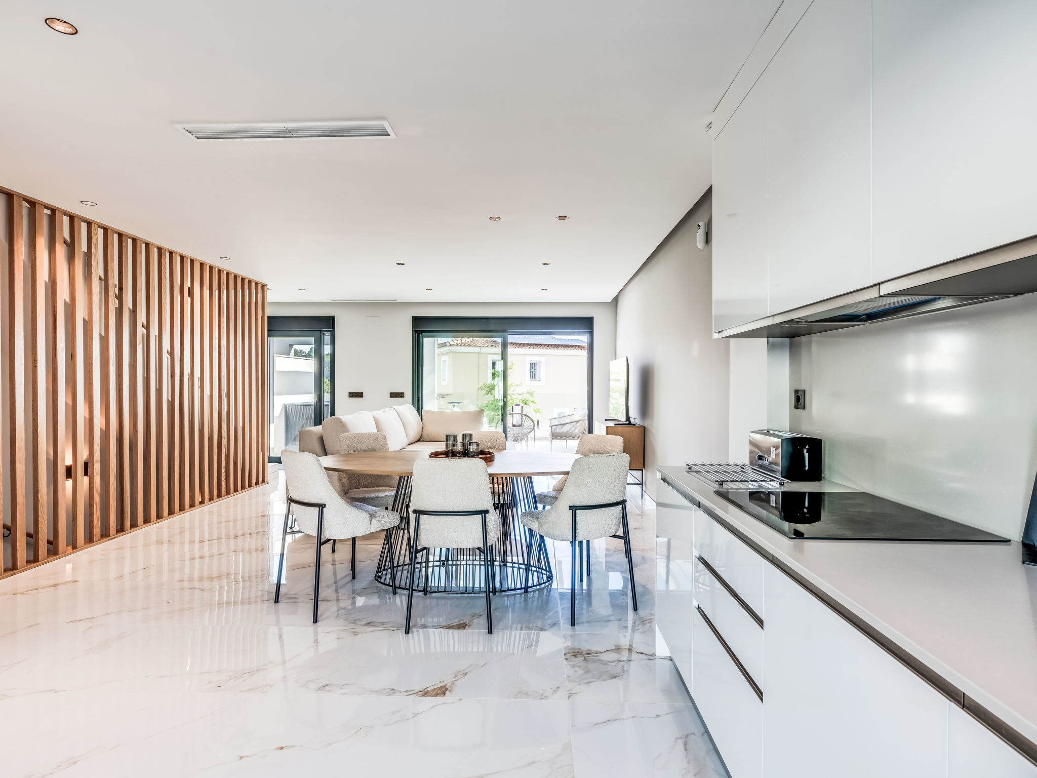 Brand New Luxury Towne House - Buiten