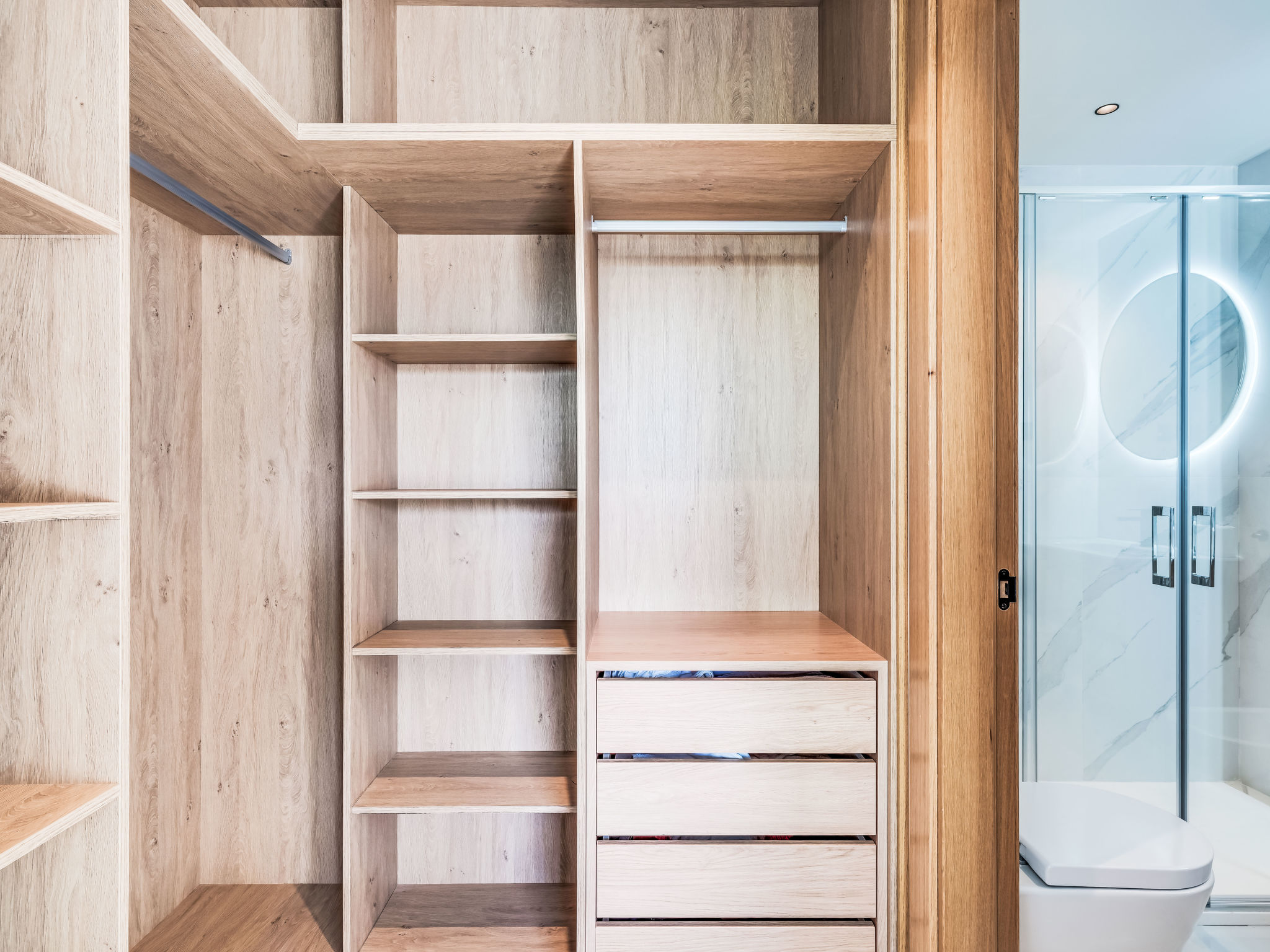 Brand New Luxury Towne House - Binnen