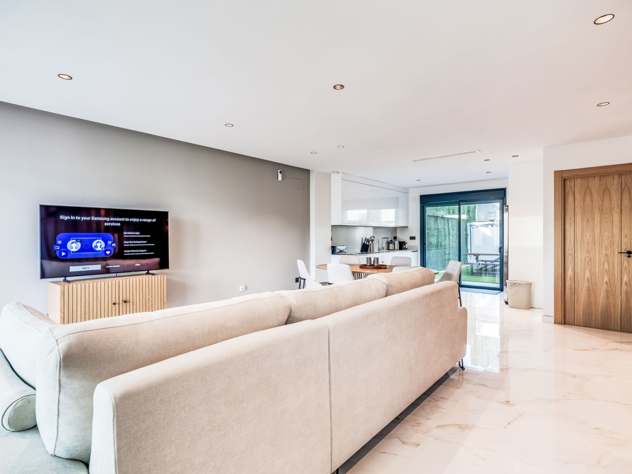 Brand New Luxury Towne House - Binnen