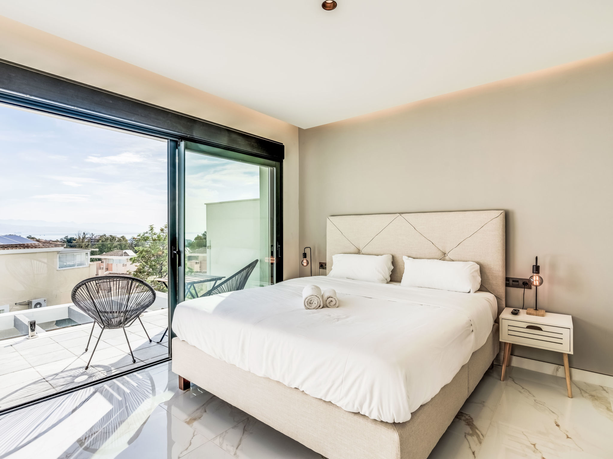 Brand New Luxury Towne House - Binnen