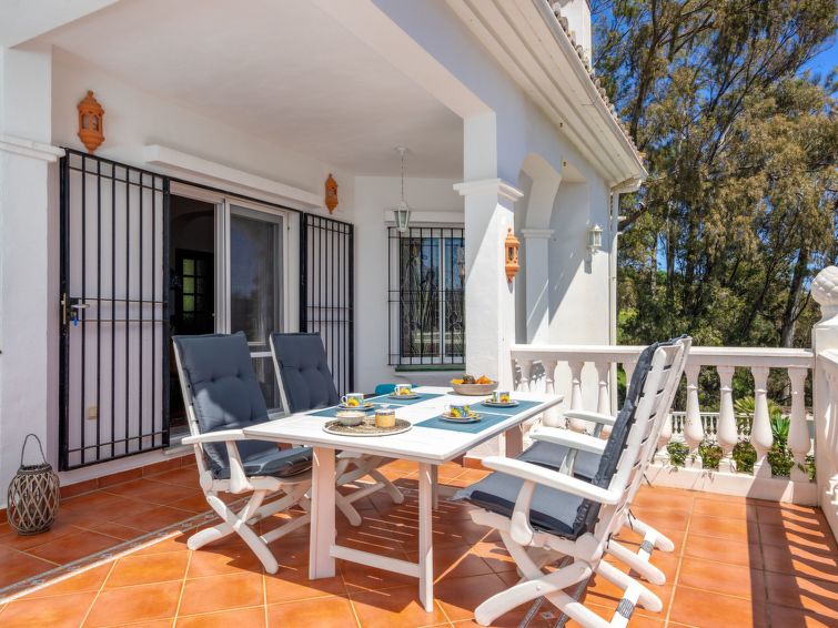 Search and Stay destination Benalmádena, AN - Spain from AU$ 728. Villa Juna