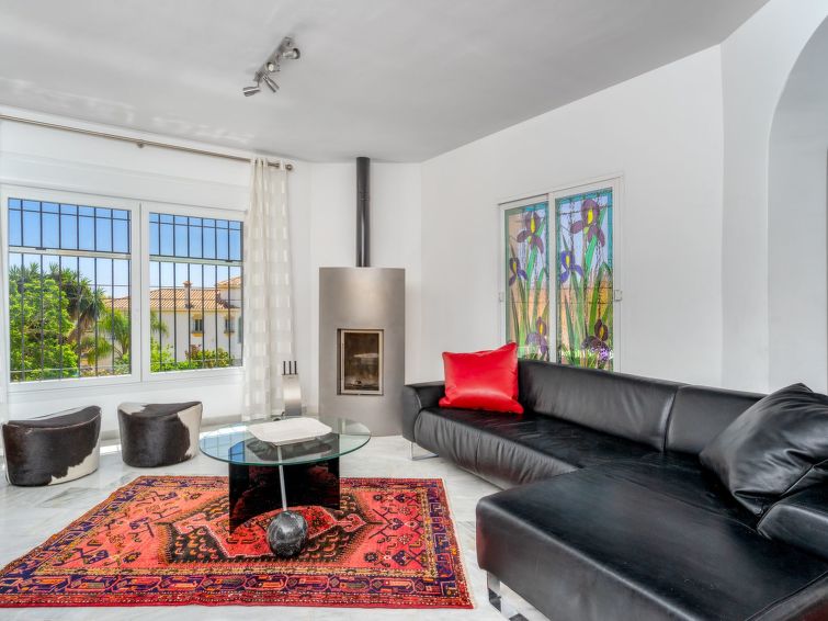 Search and Stay destination Benalmádena, AN - Spain from AU$ 728. Villa Juna