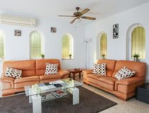 Villa Violeta: Vrijstaande luxe villa aan golfbaan Benalmádena met privézwembad - thumbnail 2