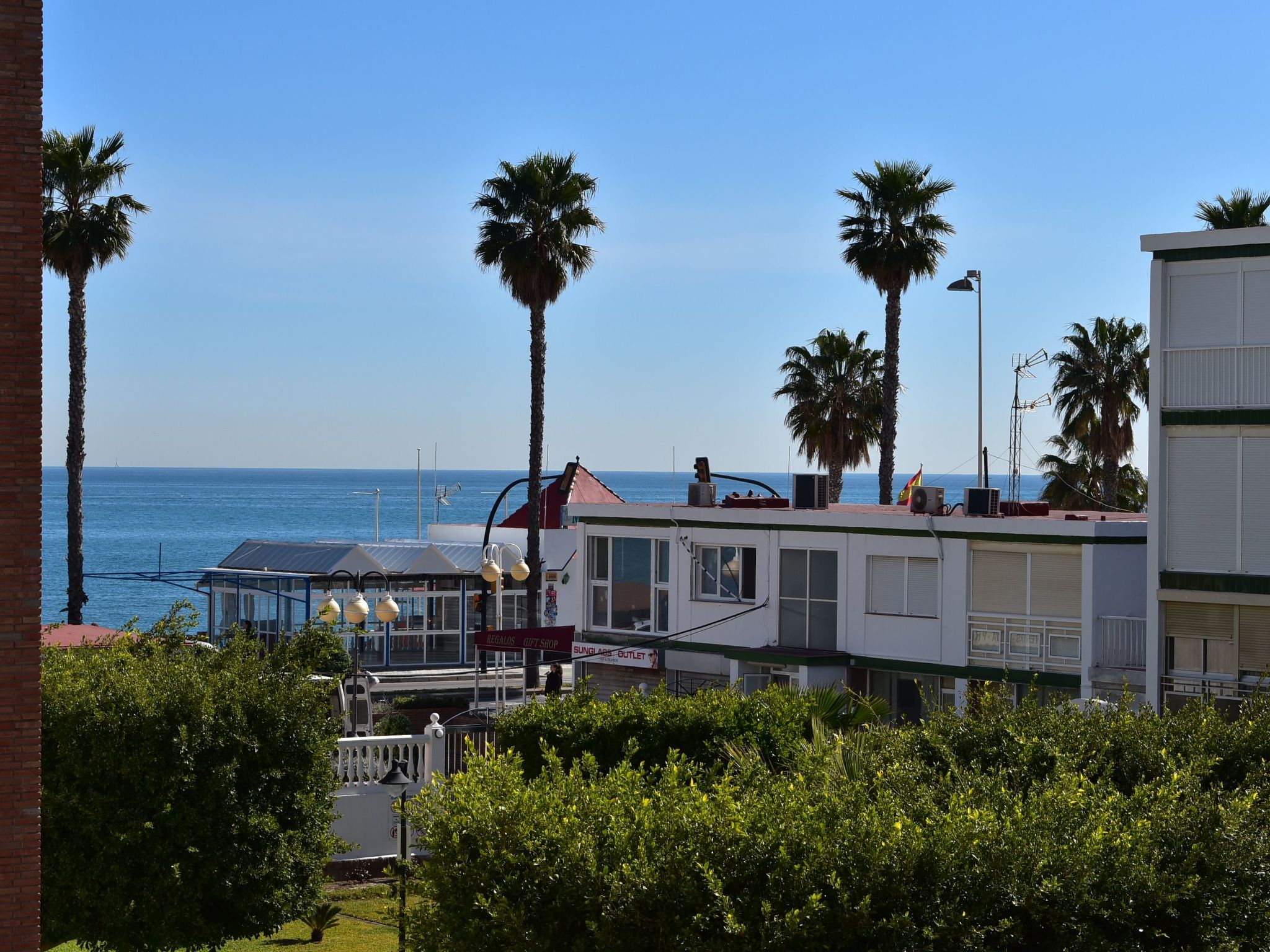 Helle und renovierte Ferienwohnung mit Balkon und tollem Blick auf das Meer-Binnen