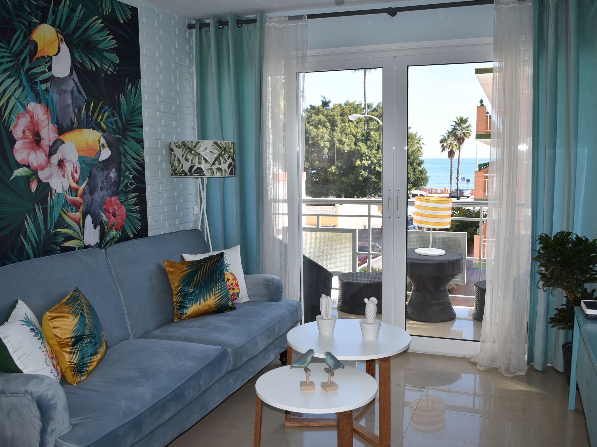 Helle und renovierte Ferienwohnung mit Balkon und tollem Blick auf das Meer-Binnen