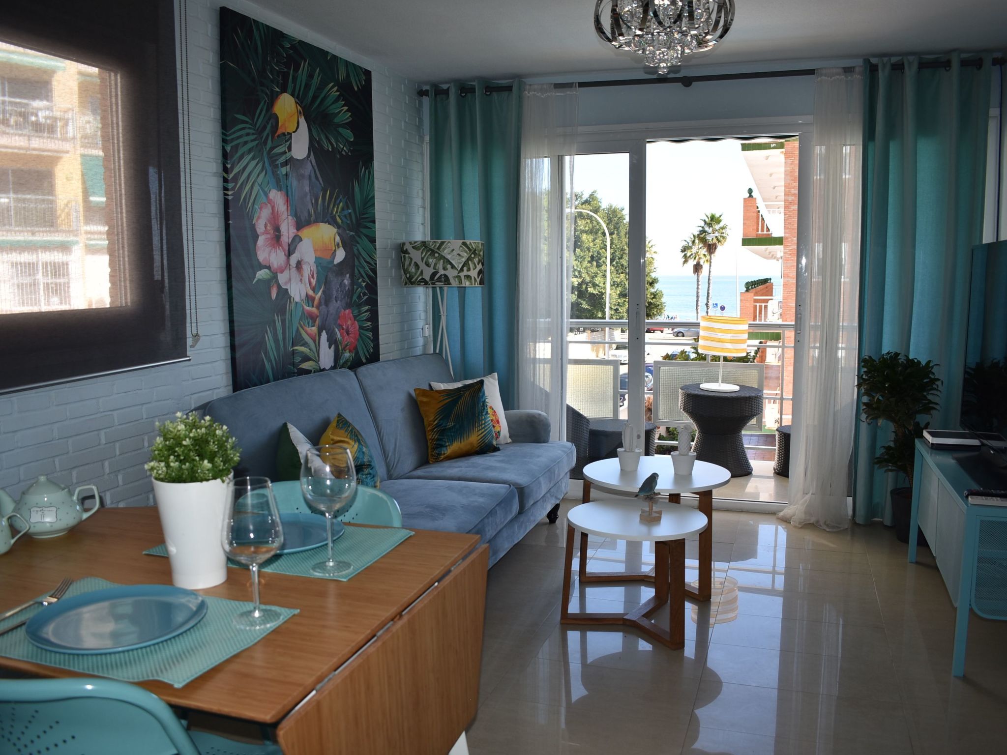 Helle und renovierte Ferienwohnung mit Balkon und tollem Blick auf das Meer-Binnen