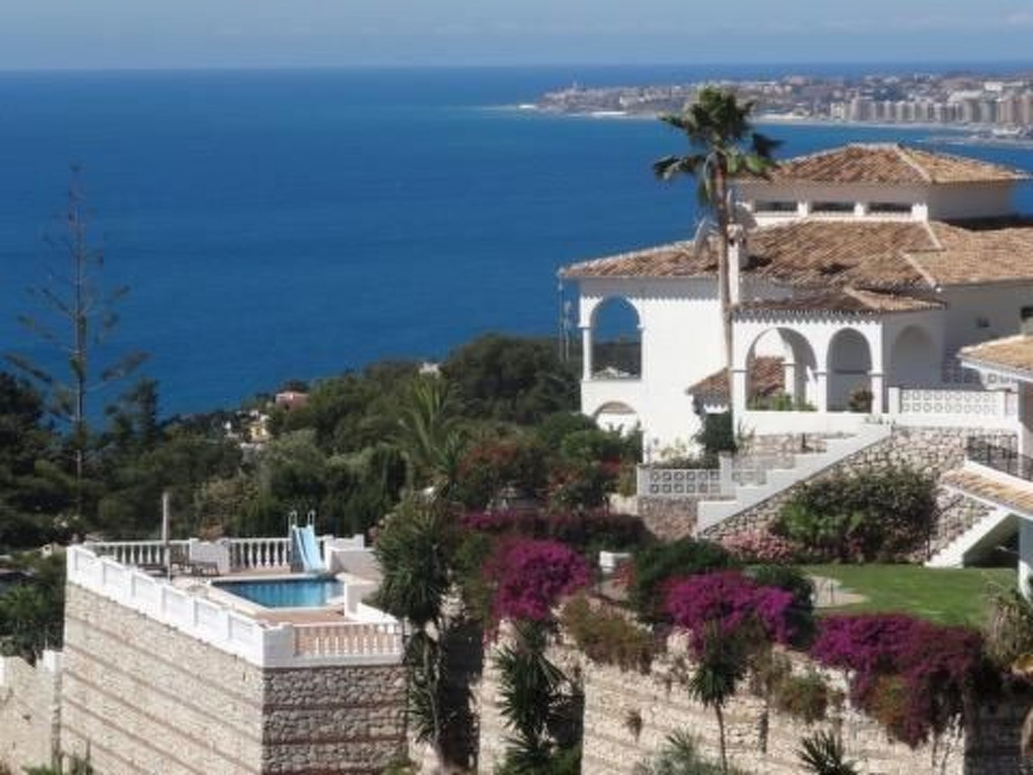 Villa Bella Vista mit Panoramablick und priv. Pool-Binnen