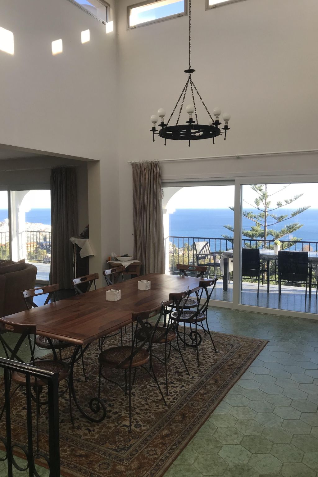 Villa Bella Vista mit Panoramablick und priv. Pool-Binnen