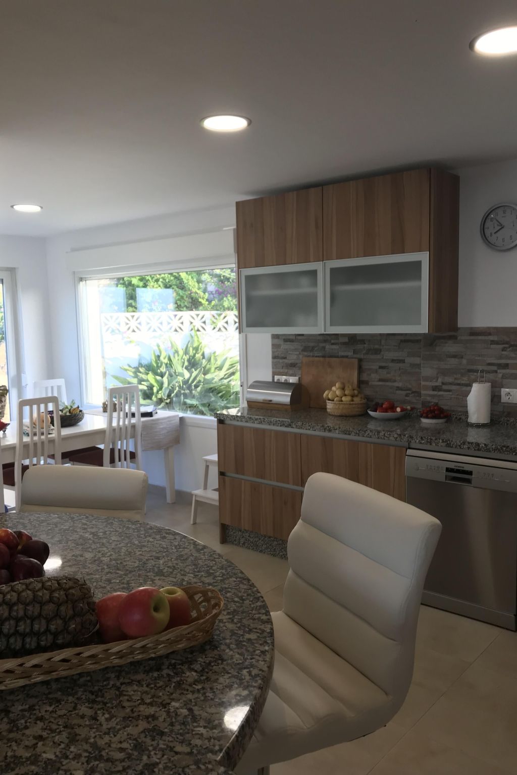 Villa Bella Vista mit Panoramablick und priv. Pool-Binnen