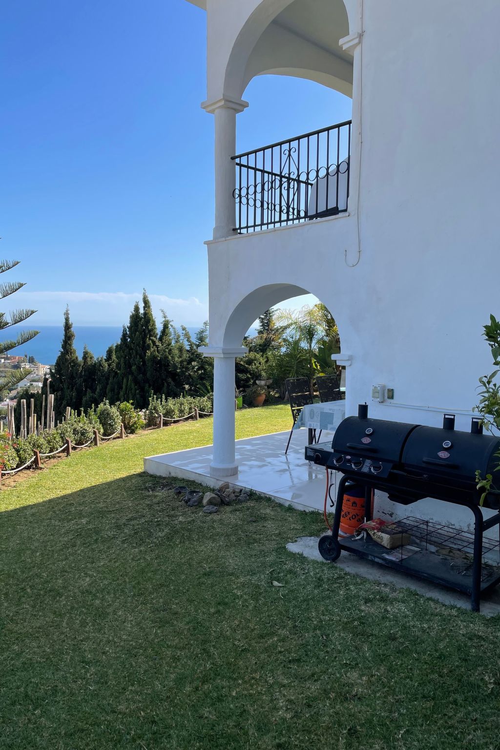 Villa Bella Vista mit Panoramablick und priv. Pool-Binnen