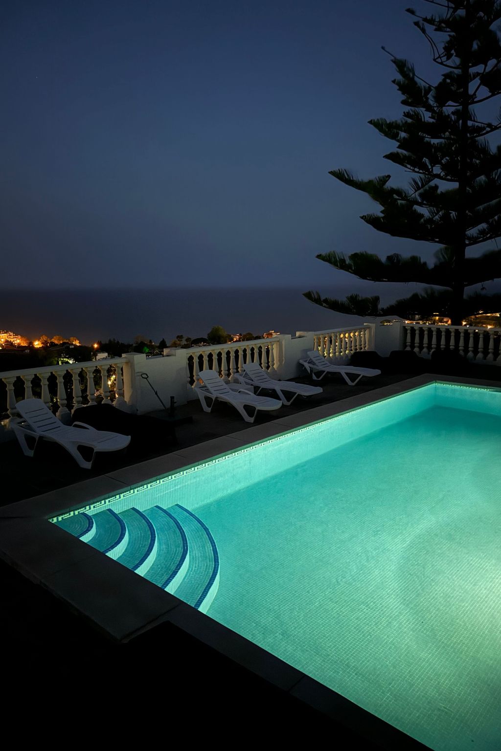 Villa Bella Vista mit Panoramablick und priv. Pool-Binnen