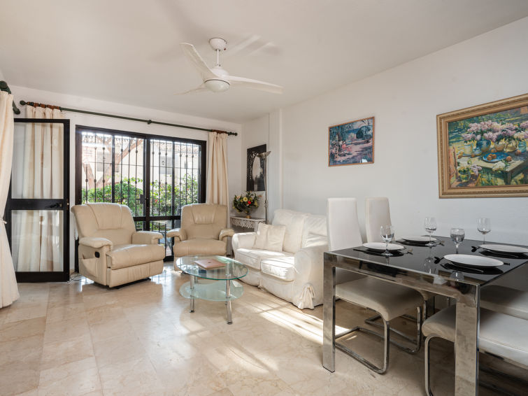 Search and Stay destination Las Lagunas de Mijas, AN - Spain from AU$ 199. Las Acacias