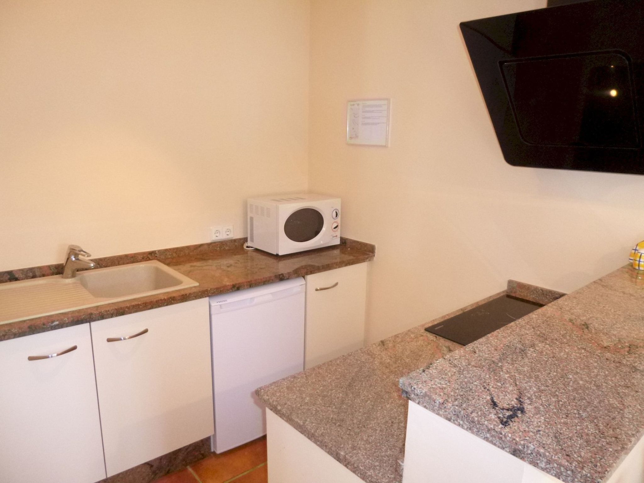 Gemütliches 1-Zimmer-Apartment mit eigener Terrasse-Binnen