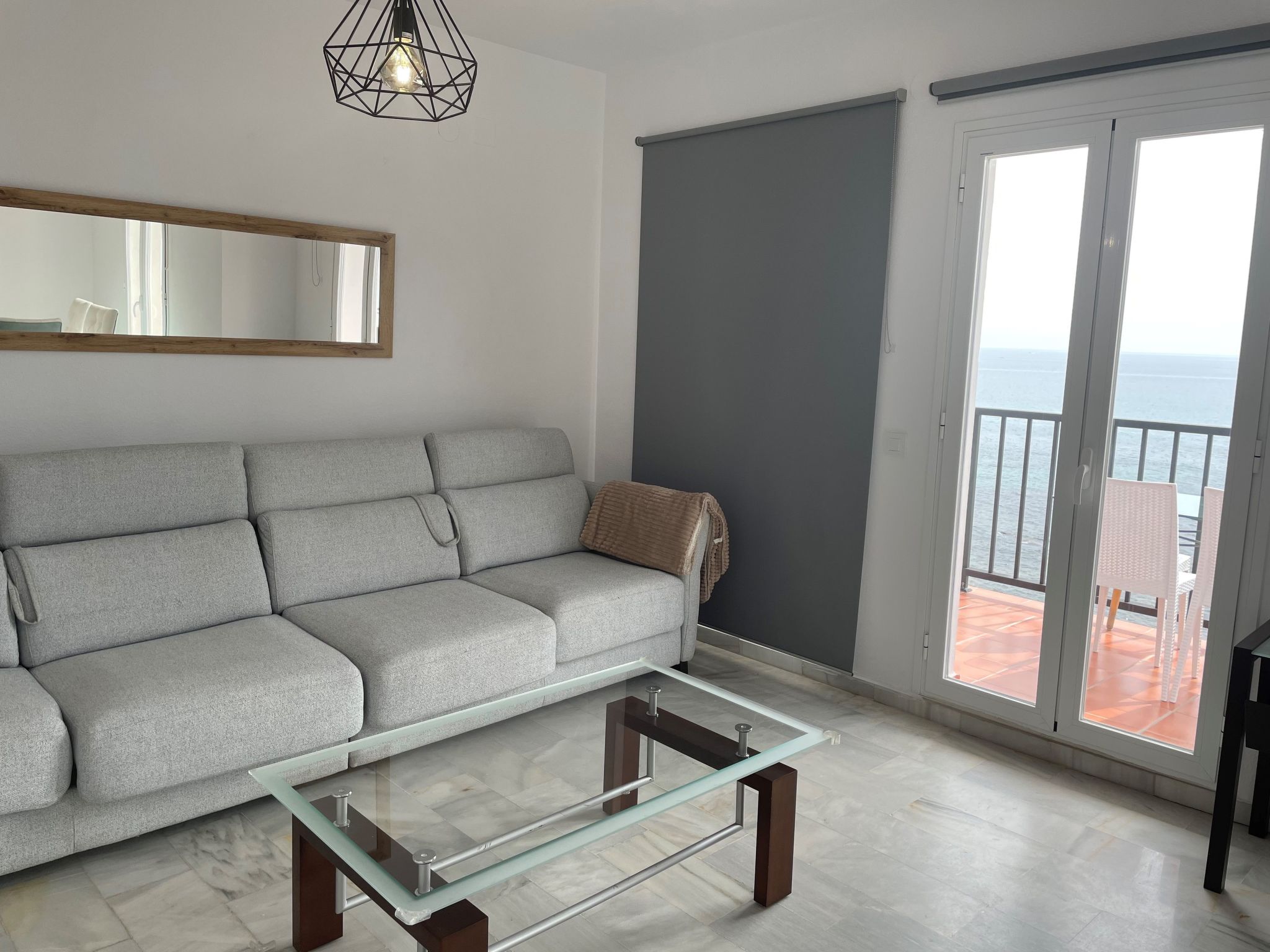 Wunderschöne Ferienwohnung in Las Lagunas De Mijas mit Möblierter Terrasse-Drinnen