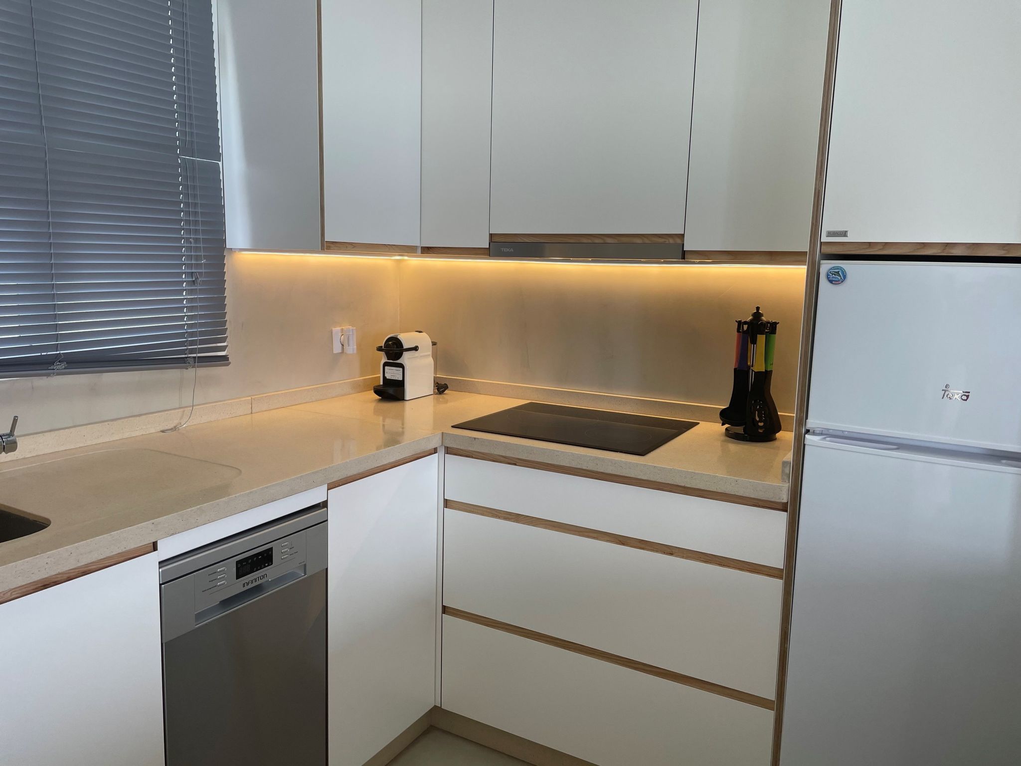 Wunderschöne Ferienwohnung in Las Lagunas De Mijas mit Möblierter Terrasse-Drinnen