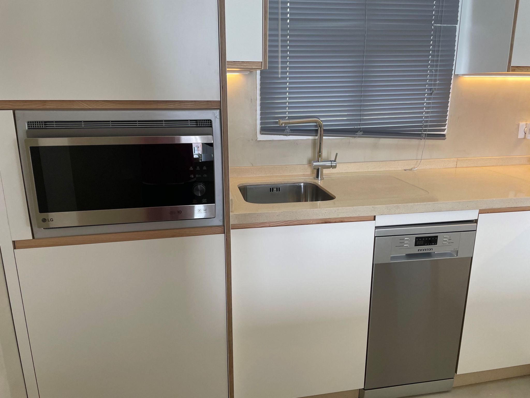 Wunderschöne Ferienwohnung in Las Lagunas De Mijas mit Möblierter Terrasse-Drinnen