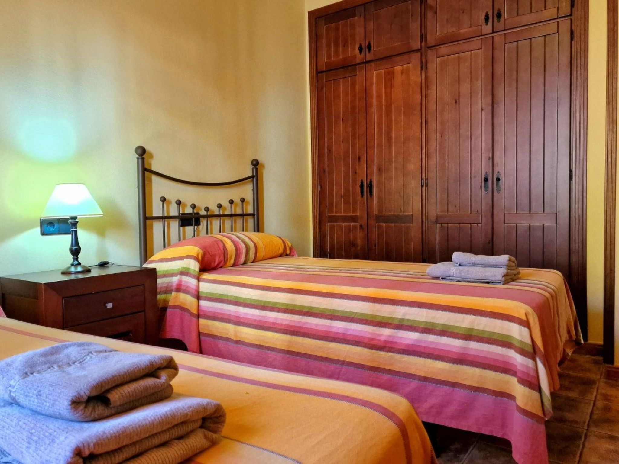 Charmantes Ferienhaus mit Grill und Schwimmingpool-Binnen