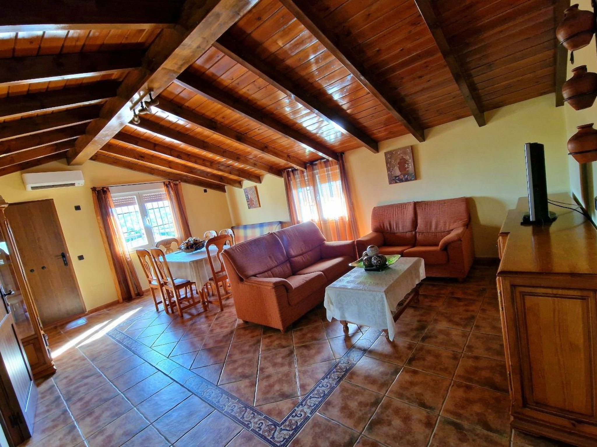 Charmantes Ferienhaus mit Grill und Schwimmingpool-Binnen