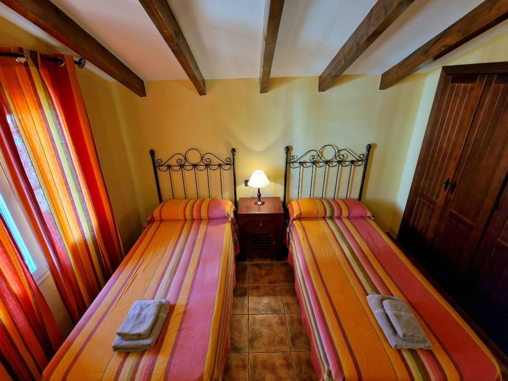 Charmantes Ferienhaus mit Grill und Schwimmingpool-Binnen