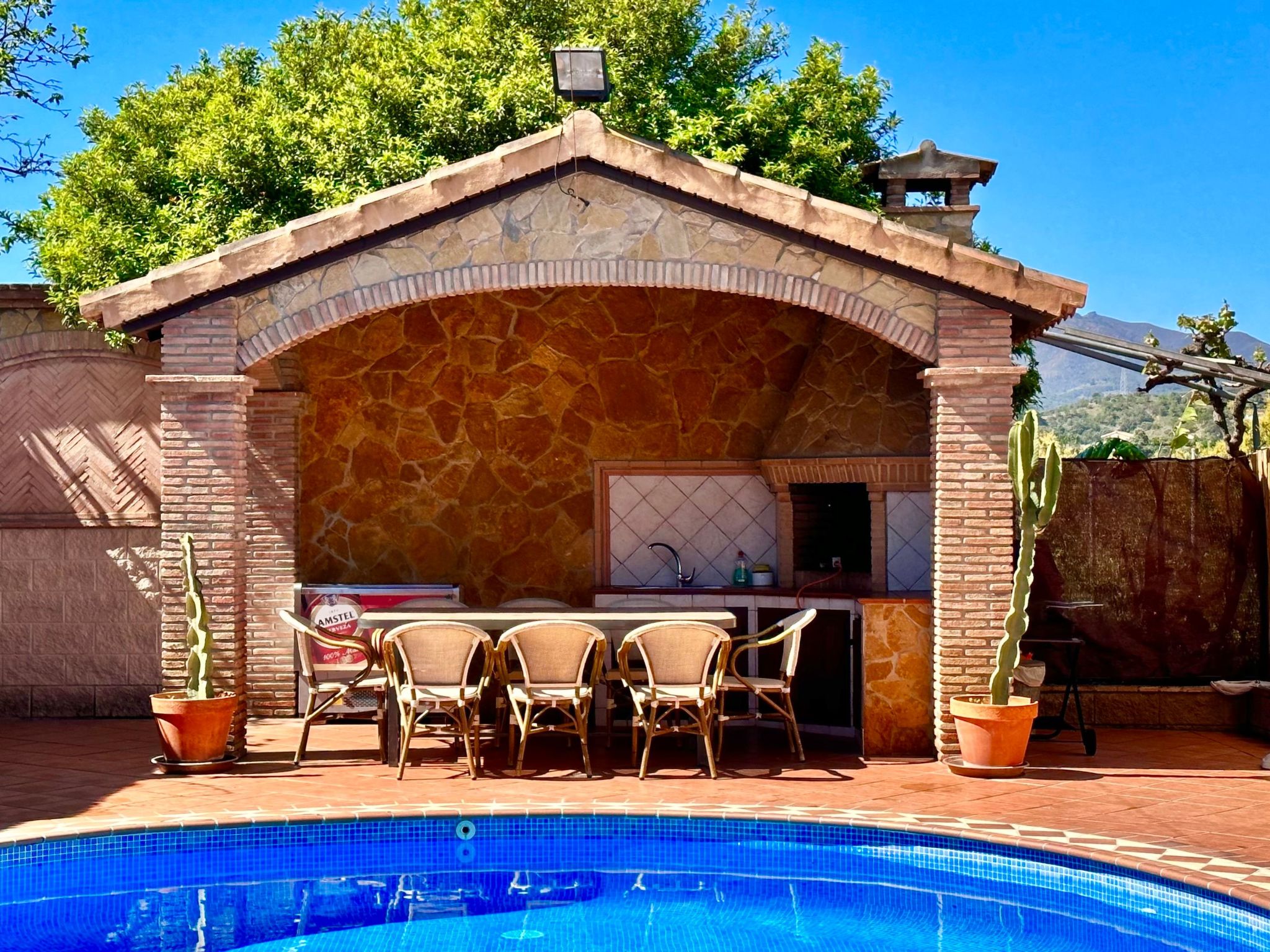 Charmantes Ferienhaus mit Grill und Schwimmingpool-Binnen