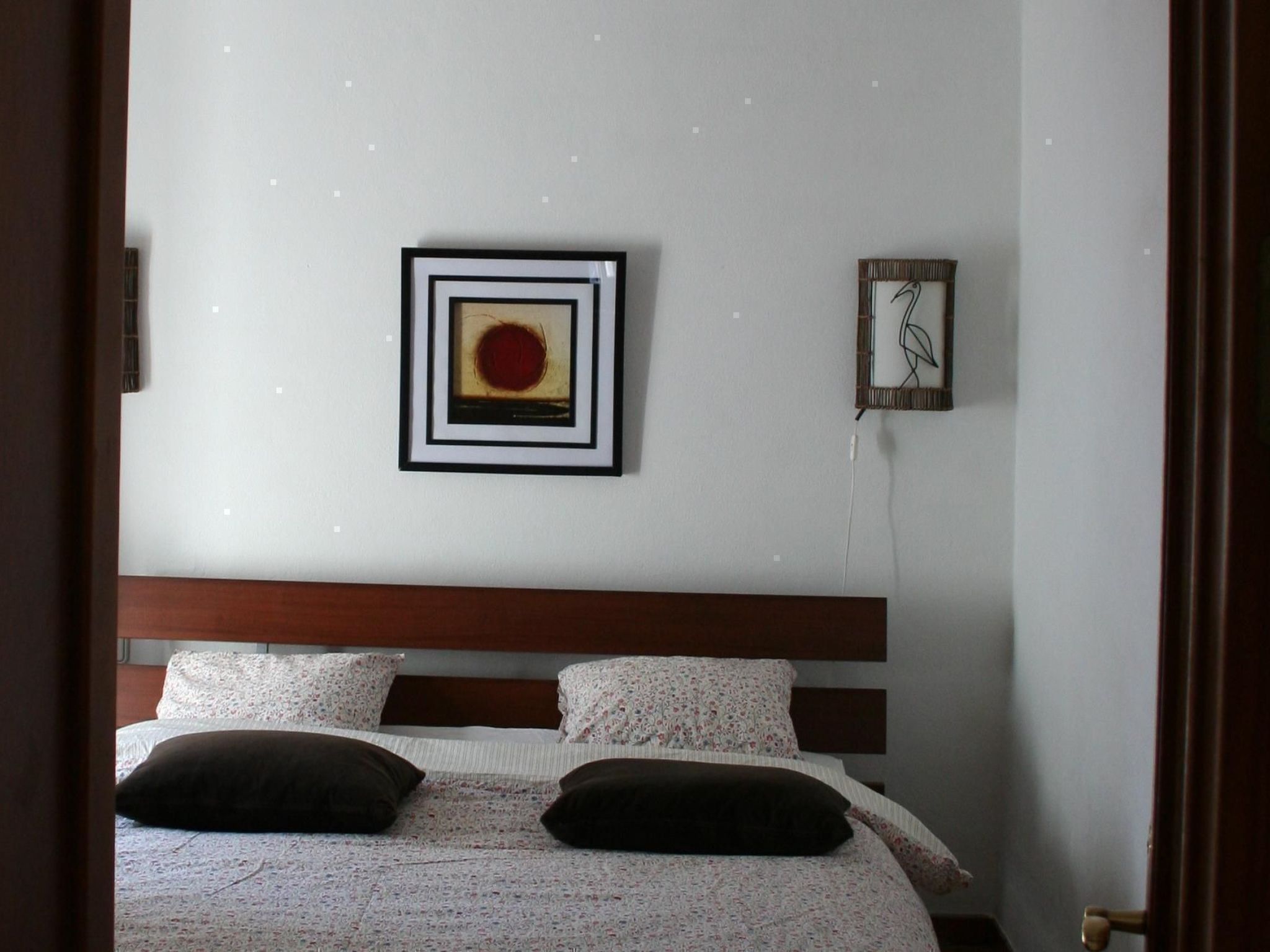 Gemütliches Ferienhaus in Guaro mit Grill-Binnen