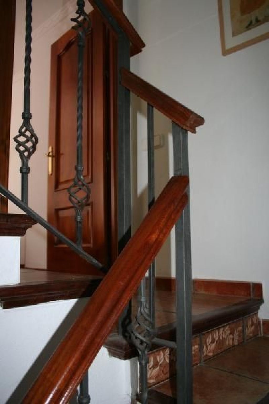 Gemütliches Ferienhaus in Guaro mit Grill-Binnen