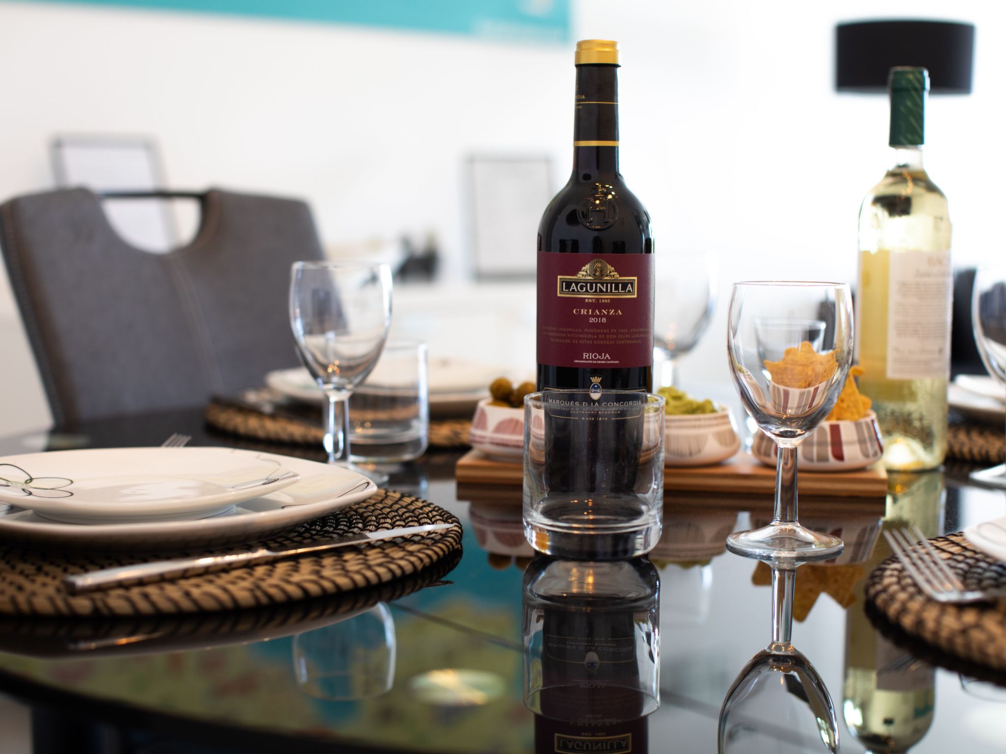 Schöne Wohnung mit Pool und malerischer Aussicht-Binnen