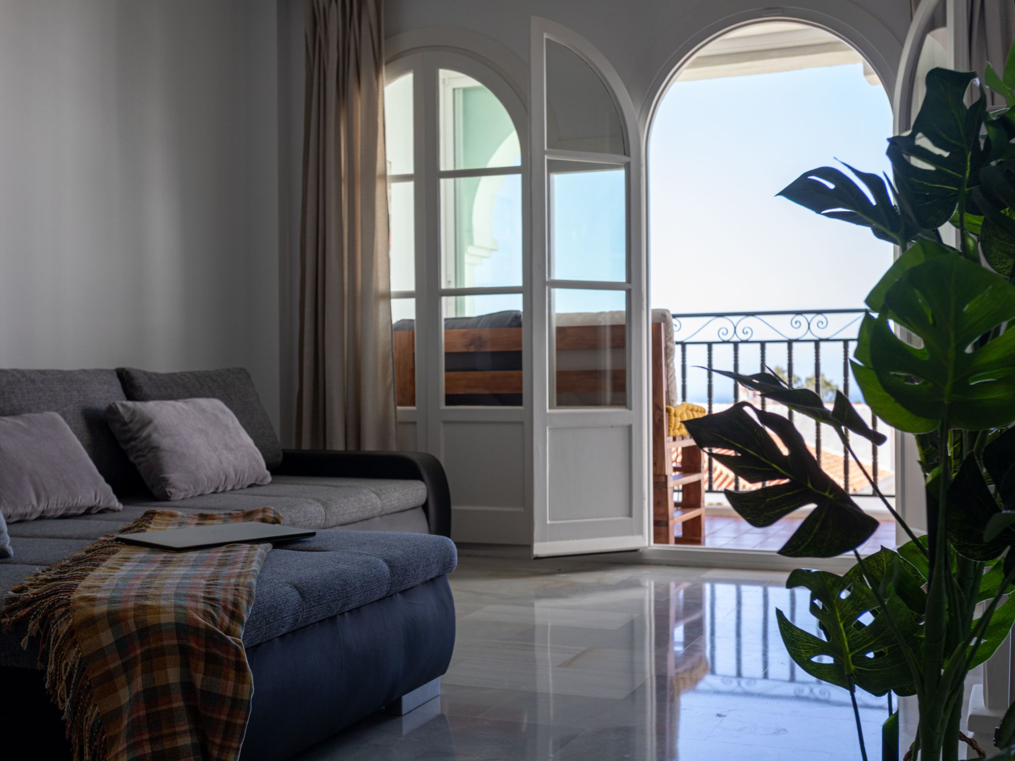 Schöne Wohnung mit Pool und malerischer Aussicht-Binnen