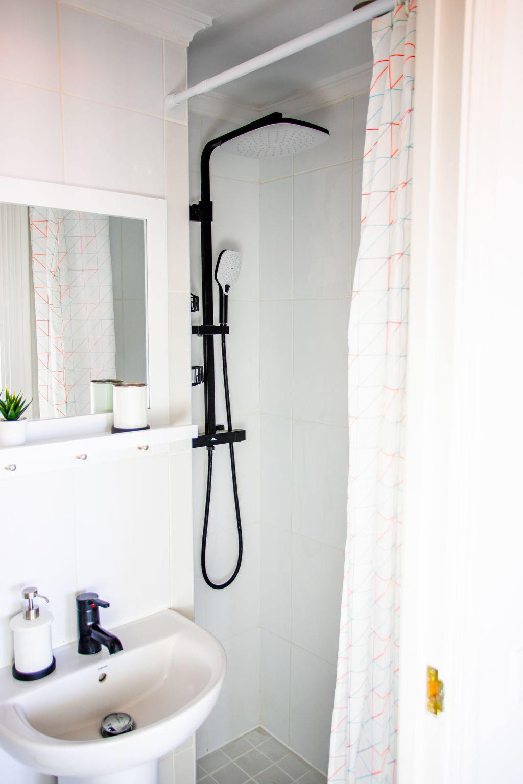 Schöne Wohnung mit Pool und malerischer Aussicht-Binnen