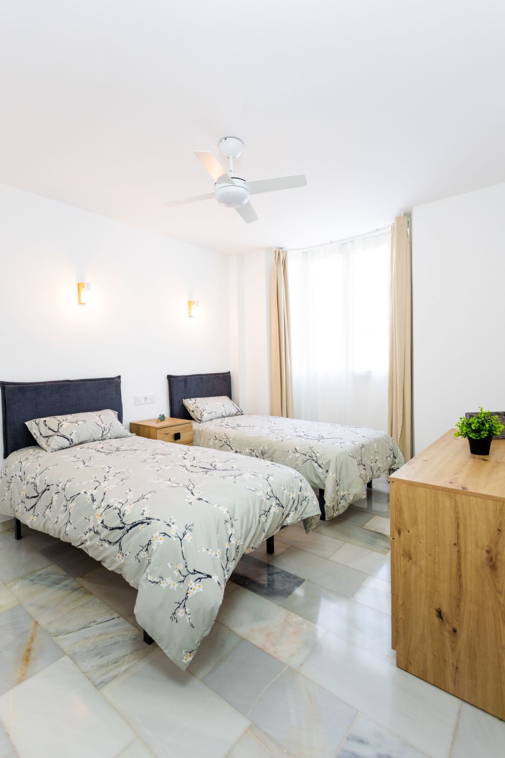 Schöne Wohnung mit Pool und malerischer Aussicht-Binnen