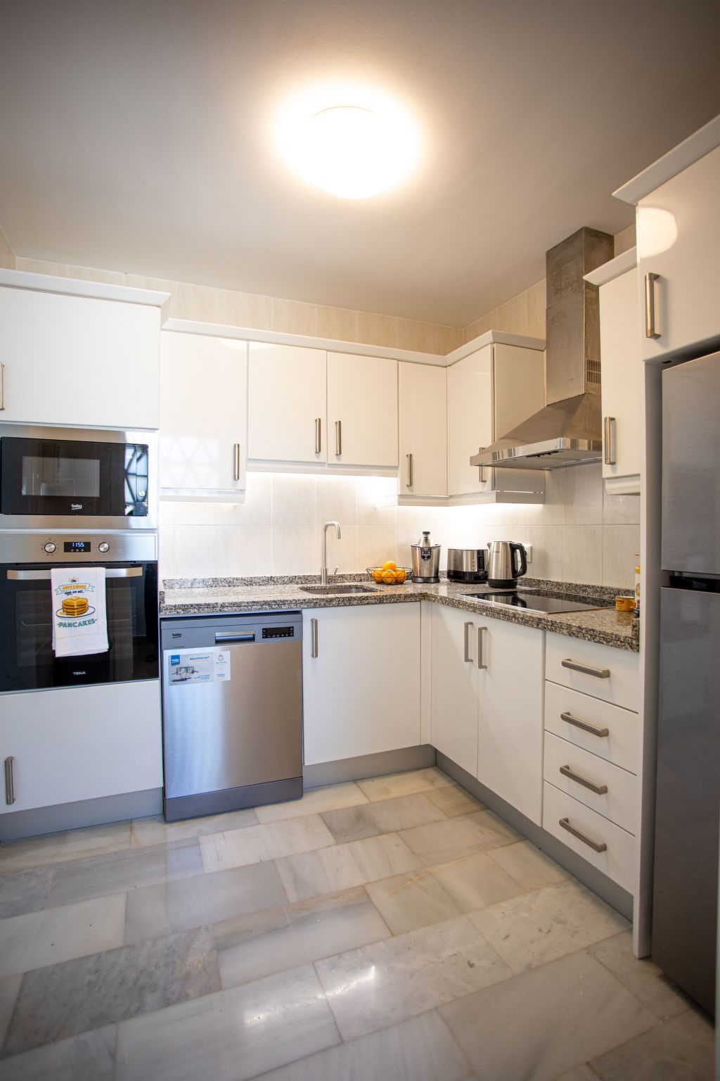 Schöne Wohnung mit Pool und malerischer Aussicht