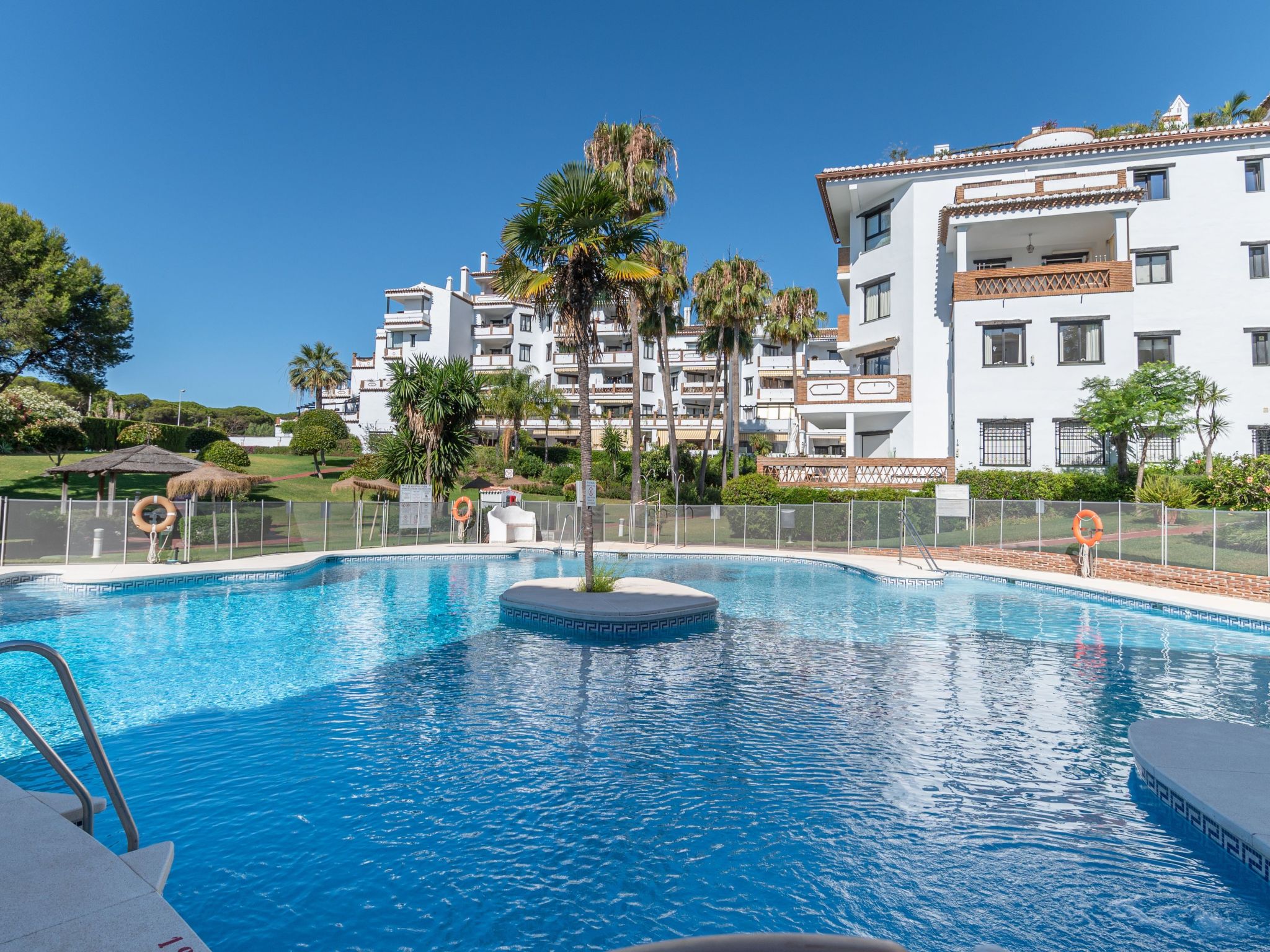 Appartement mit Terrasse-Image-tags.info