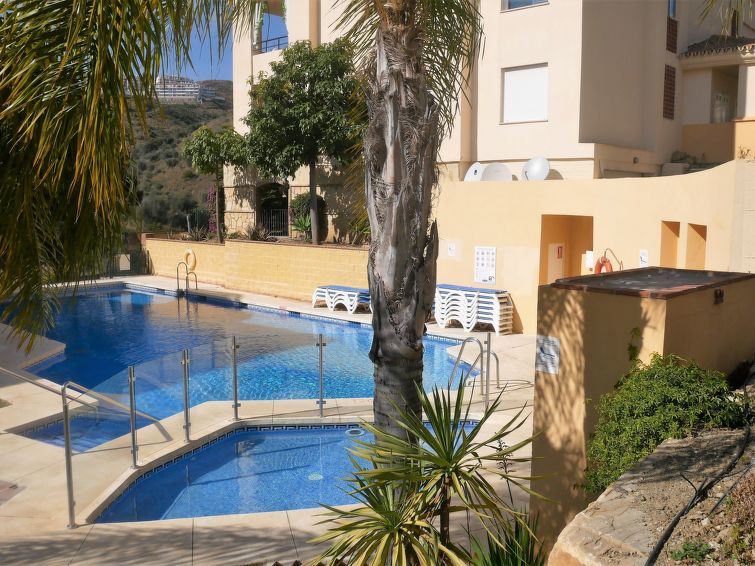 Golfbaan op 1,0 km: Ruim appartement in Calahonda voor 6 personen in Calahonda