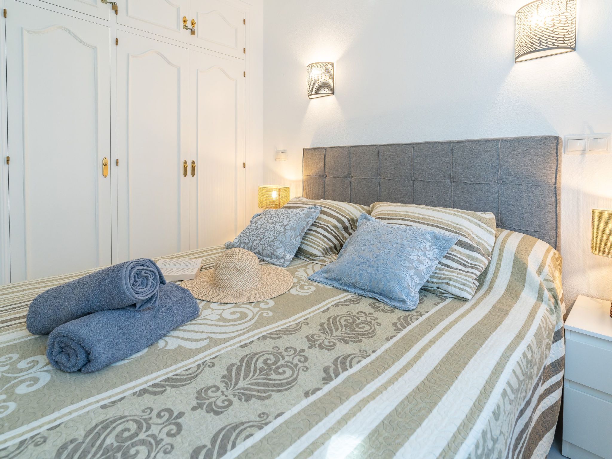 Casa Linda vor dem Strand , Pool, Padel-Image-tags.info