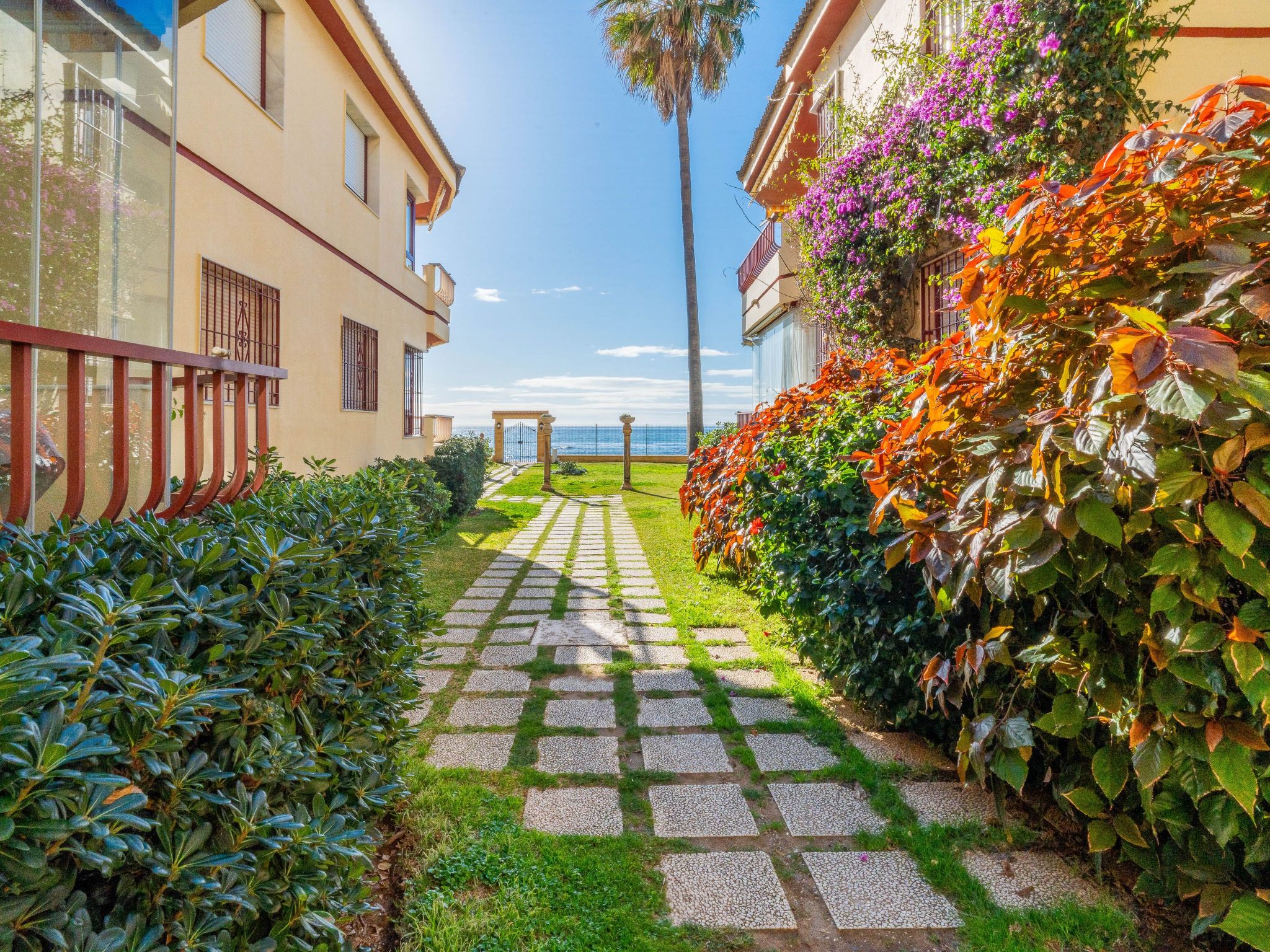 Casa Linda vor dem Strand , Pool, Padel-Image-tags.info