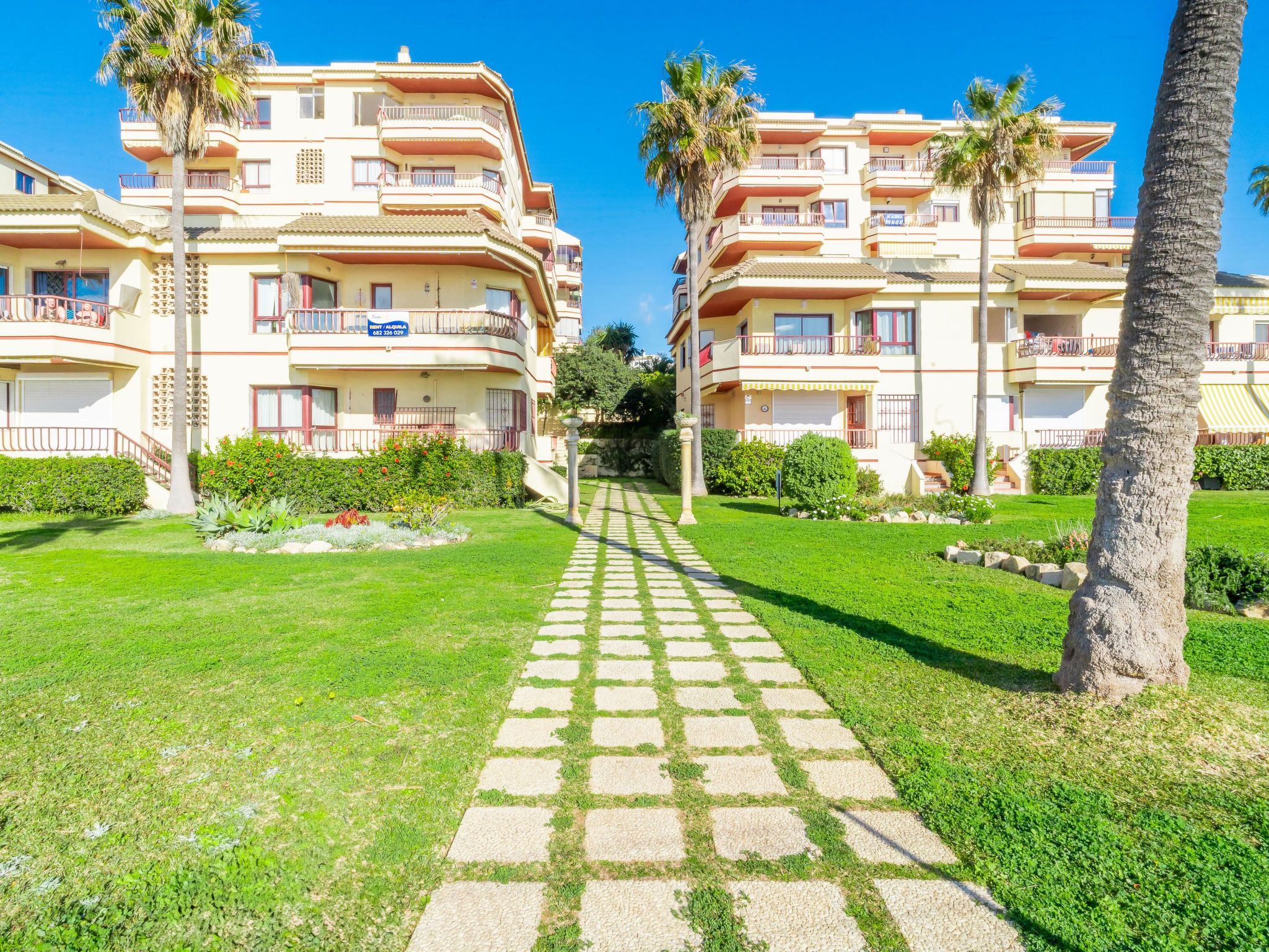 Casa Linda vor dem Strand , Pool, Padel-Image-tags.info