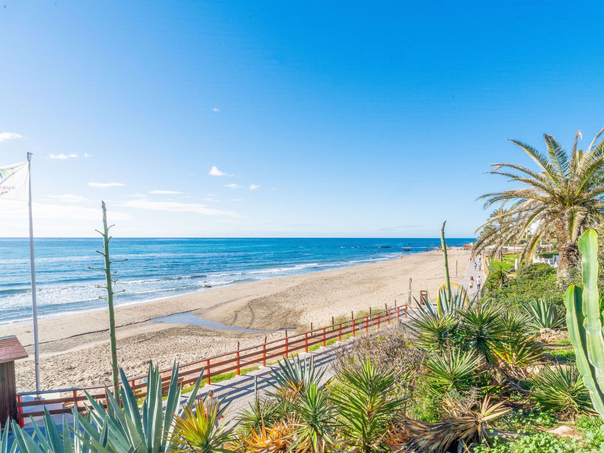 Casa Linda vor dem Strand , Pool, Padel-Image-tags.info