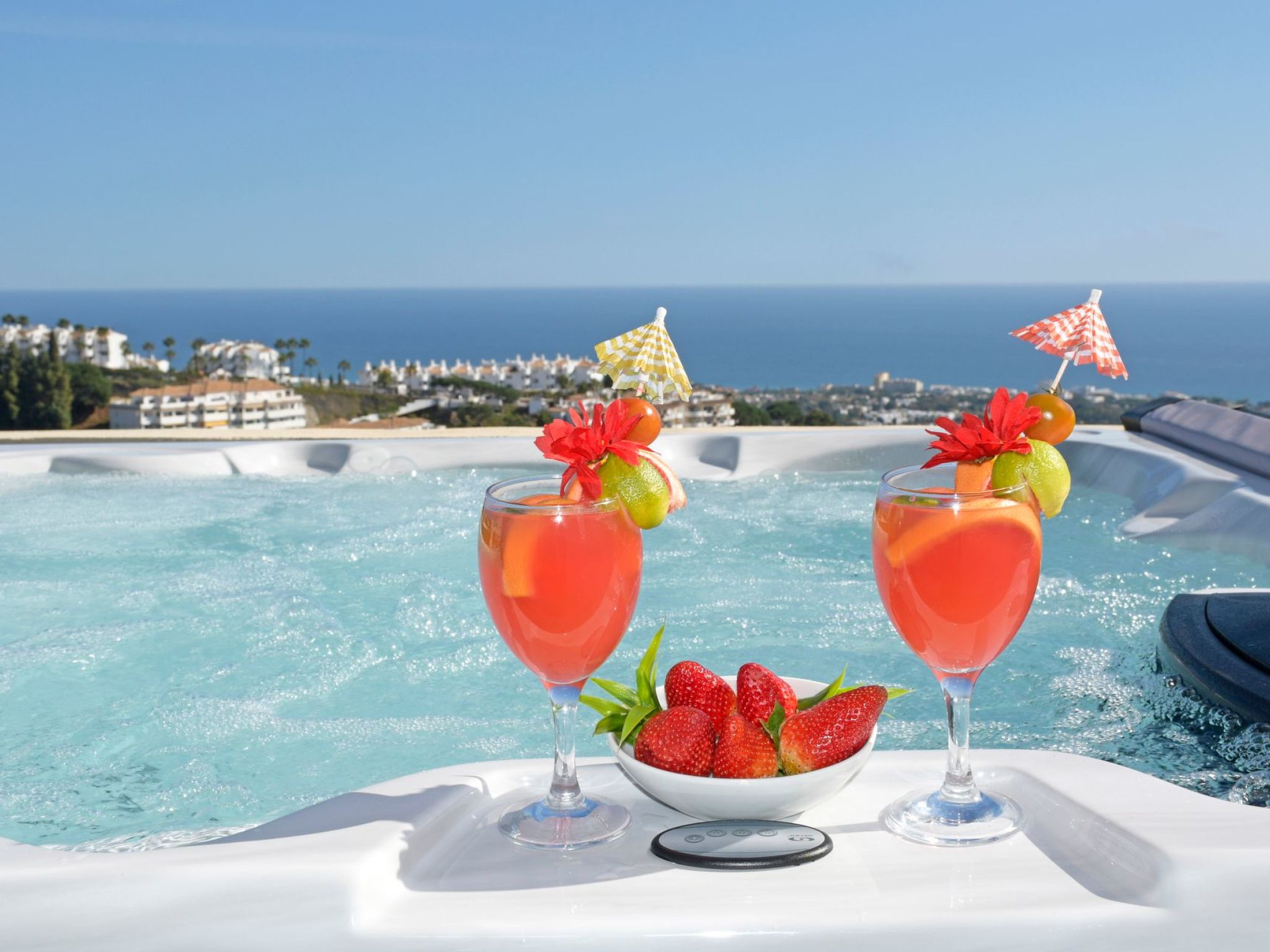 Penthouse, Jacuzzi, Meerblick, BBQ,wifi, AC-Image-tags.info