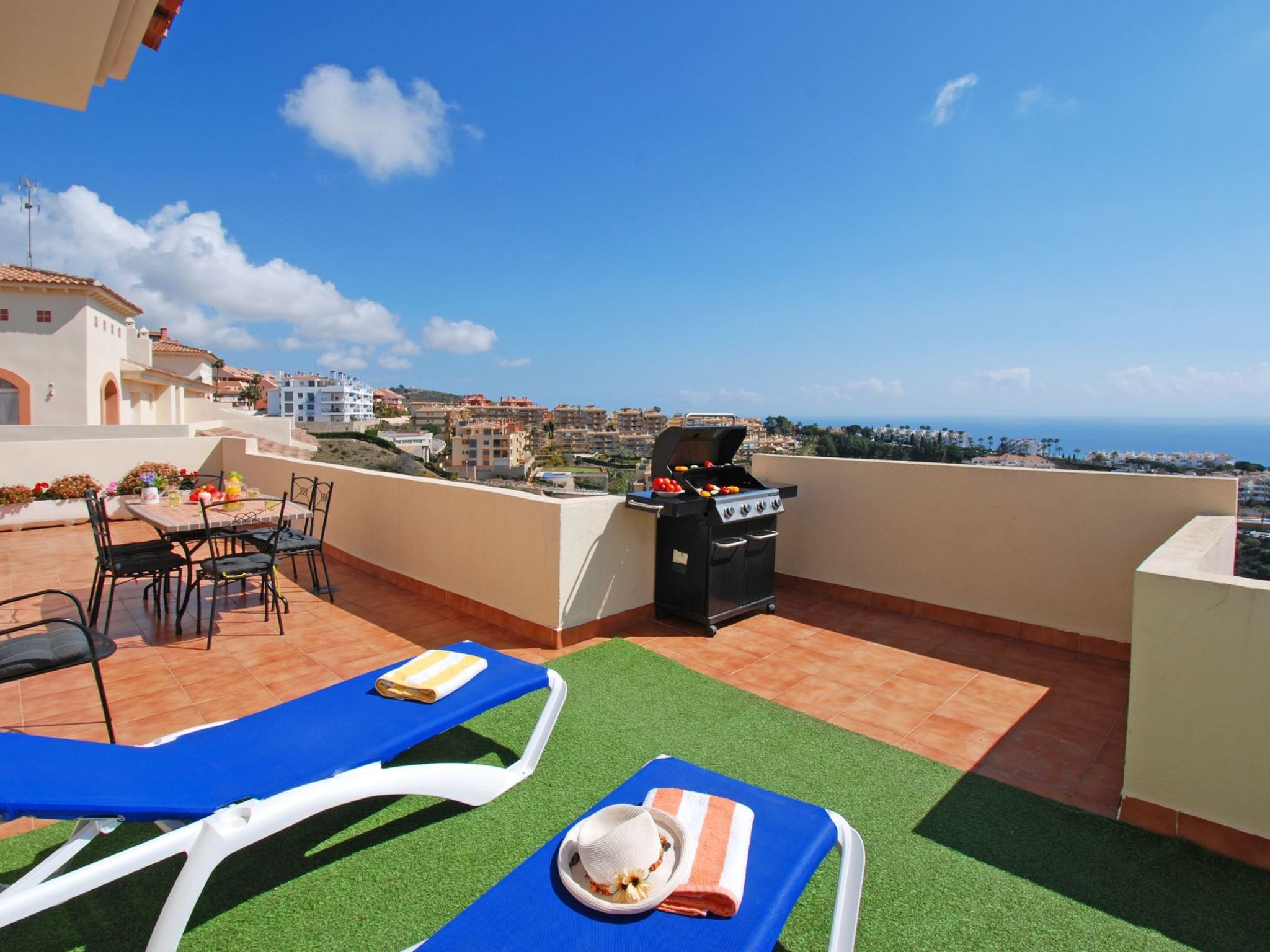 Penthouse, Jacuzzi, Meerblick, BBQ,wifi, AC-Image-tags.info