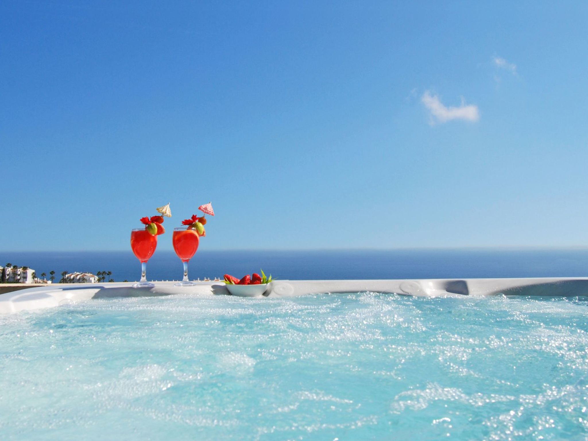 Penthouse, Jacuzzi, Meerblick, BBQ,wifi, AC-Image-tags.info