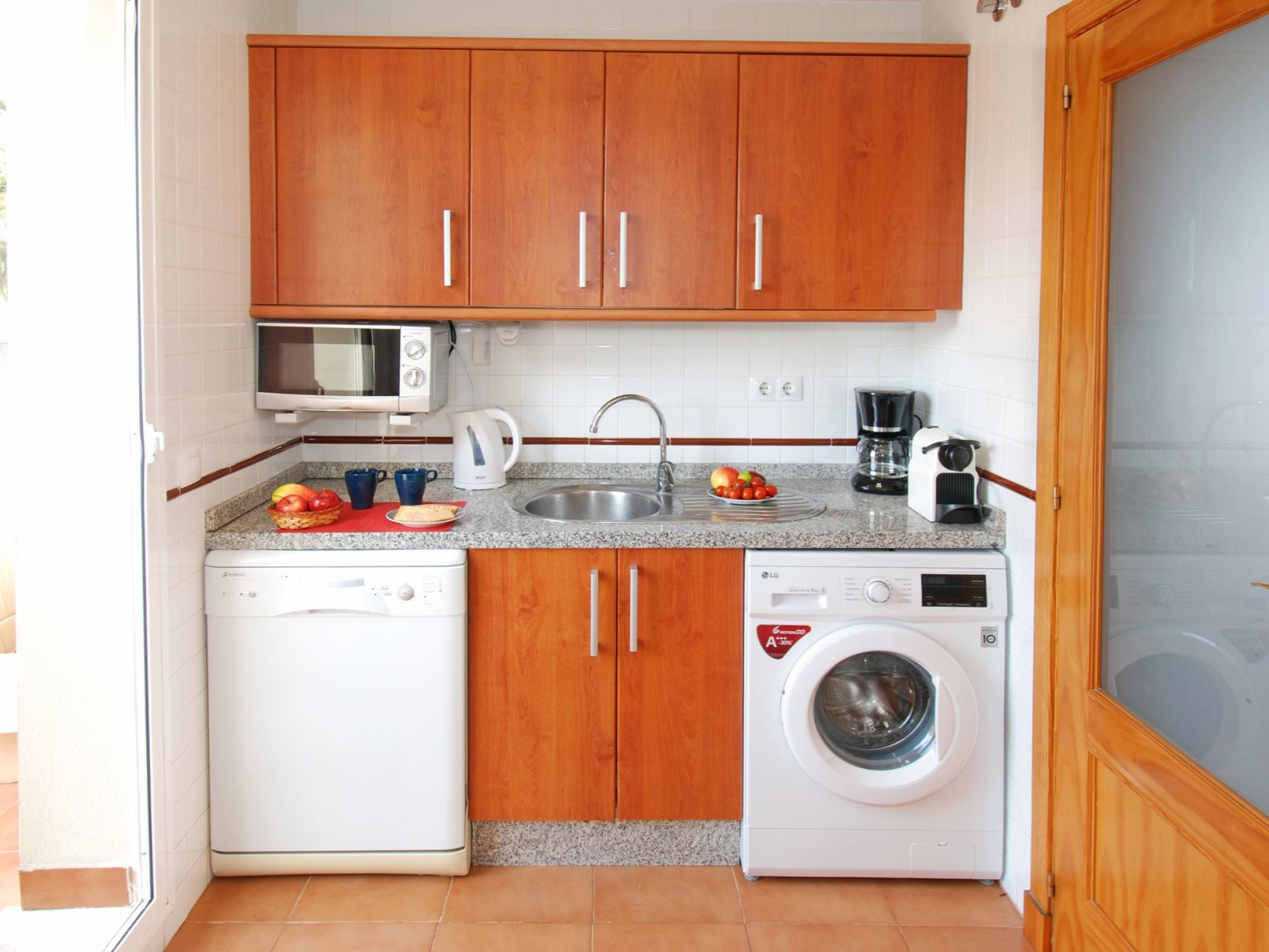 Penthouse, Jacuzzi, Meerblick, BBQ,wifi, AC-Image-tags.info